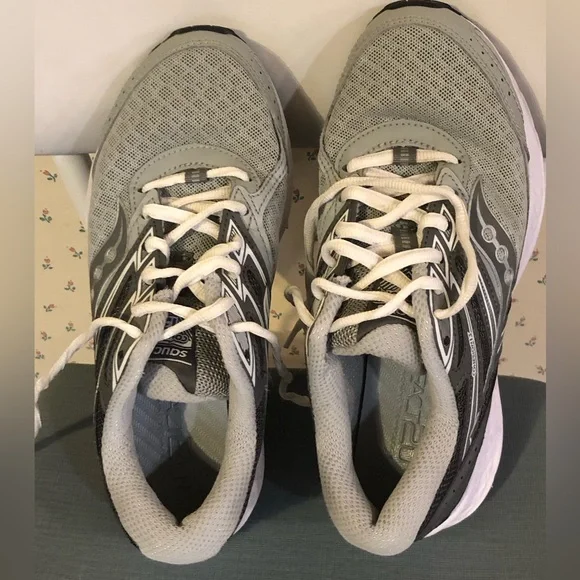 Saucony Wmn’s Running Sneakers - Picture 1 of 9